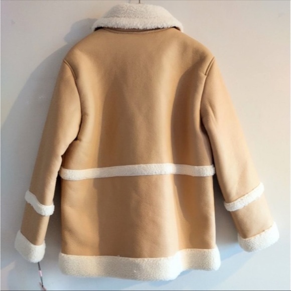 Avec Les Filles Darylane Shearling
Coat - Picture 3 of 5